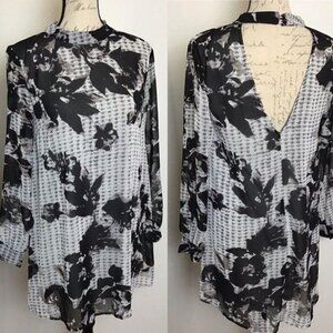 ASTR- Long Sleeved Floral Printed Dress